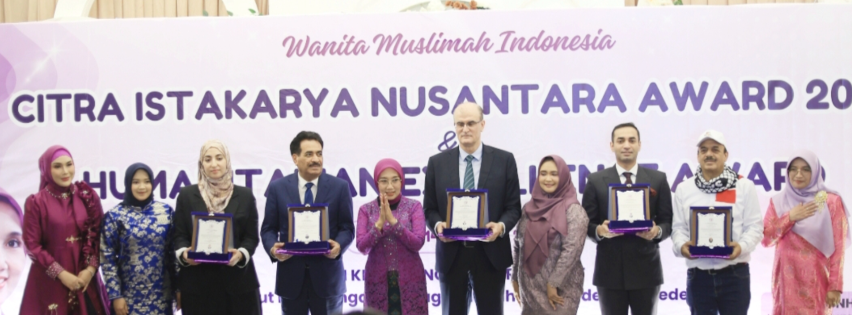 WMI Presents the 2026 Citra Istakarya Nusantara Award, with the President of WMI Presenting the Award to the Ambassador of Palestine